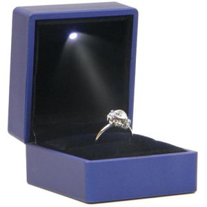 Ring doosje met LED verlichting- blauw, huwelijk, verloving, aanzoek, ringdoosje, led-lichtje, valentijnsdag, voorstel, lampje, cadeau, liefde, sieraadendoos, opbergdoos, juwelendoos