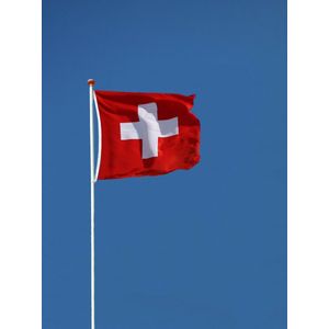 Zwitserse Vlag - Zwitserland Vlag - 90x150cm - Switzerland Flag - Originele Kleuren - Sterke Kwaliteit Incl Bevestigingsringen - Hoogmoed Vlaggen