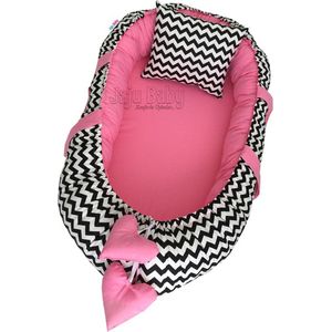 SNS Baby - Babynestje en Hoofdkussen - Organische Katoen - Antibacterieel Babynestje - Anti-Allergisch Babynestje - Zwart Zigzag Roze - 74 x 40 cm