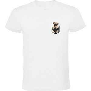 Hond in borstzakje Heren t-shirt| schattig| hondje| klein| kapotte zak | puppy| pup | klein ontwerp | dier | lief |