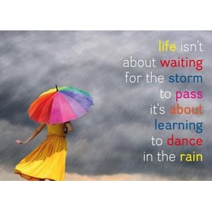 Ansichtkaarten: Life isn't about waiting for the storm to pass, it's about learning to dance in the rain (10 stuks)