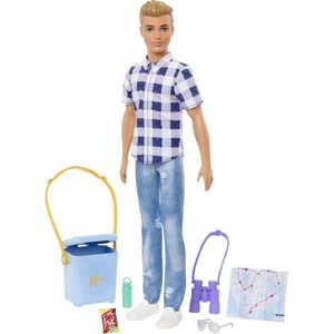 Barbie Ken It Takes Two - Ken met koelbox en verrekijker - Barbiepop