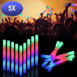 5x led foam sticks - multicolor LED - Glow party sticks - tot 8 branduren - Glow in the dark lichtstaaf