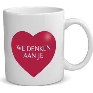 Akyol - we denken aan je hartje koffiemok - theemok - Quotes - iemand die door een moeilijke tijd gaat - moeilijke tijd - ziek - koorts - snel beter worden - cadeau - beterschap cadeau - kado - gift - geschenk - 350 ML inhoud
