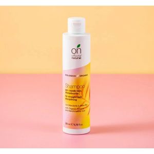 onYOU natuurlijke Shampoo voor steil haar - biologische shampoo met heemst extract en amandel-eiwit - Maakt je haar glanzend en soepel - Zijdezacht effect- 200 ml - Officina Naturae