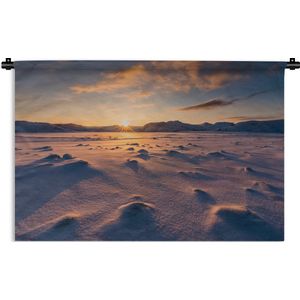 Wandkleed Zonsondergang op het strand - Een zonsondergang langs het Russische strand Wandkleed katoen 180x120 cm - Wandtapijt met foto XXL / Groot formaat!