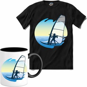 Windzeilen Met Zeiler | Wind zeilen - Boot - Zeilboot - T-Shirt met mok - Unisex - Zwart - Maat 3XL