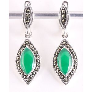 Zilveren oorstekers met jade en marcasiet