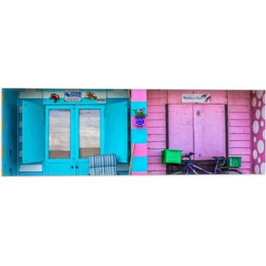 WallClassics - Vlag - Blauw en Roze Strandhuisjes - 60x20 cm Foto op Polyester Vlag