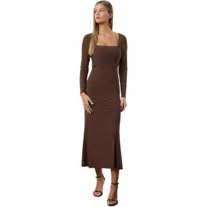 Trendyol Zwarte Maxi-Stretch Gebreide Jurk Met Volant En Vierkante Hals Twoaw24El00613
