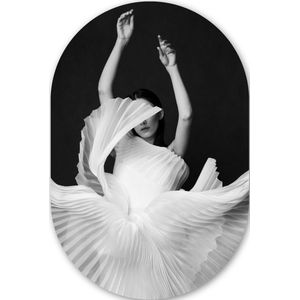Vrouw - Portret - Dans - Jurk - Zwart wit Kunststof plaat (3mm dik) - Ovale spiegel vorm op kunststof