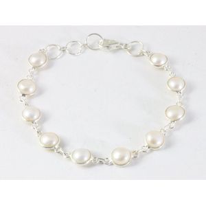 Fijne zilveren armband met witte parels