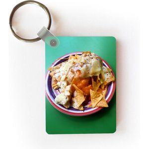 Sleutelhanger - Een grote laag kaas over nacho's met groene achtergrond - Uitdeelcadeautjes - Plastic