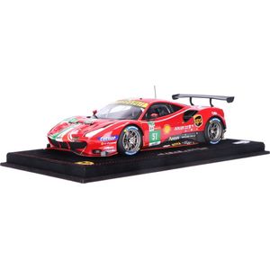 De 1:18 Diecast modelauto van de Ferrari 488 GTE LMGTE Team AF Corse #52 Class Winner of the 24H LeMans 2021. De rijders waren A. Pierguidi / J. Calado en C. Ledogar. Dit schaalmodel is gelimiteerd tot 248 stuks. De fabrikant is BBR