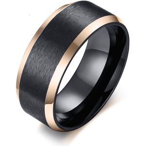Ring Heren Zwart met Goud kleurige Rand - Staal - Ringen Heren Dames - Cadeau voor Man - Mannen Cadeautjes