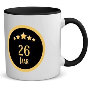 Akyol - 26 jaar koffiemok - theemok zwart - Hoera 26 jaar - iemand die 26 jaar is geworden of 26 jaar lang een relatie hebben of getrouwd zijn - verjaardagscadeau - verjaardag - cadeau - kado - geschenk - relatie - trouwdag - jubileum - 350 ML inhoud