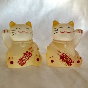 Geluksbrenger Japanse gelukskat-Het geluks katje ""maneki neko."" set van 2 stuks 3.8x3.8x4.8cm resin handgeschilderde gele kleur katten.