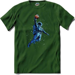 Astronaut Met Basketbal | Ruimte - Astronaut - Basketbal - T-Shirt - Unisex - Bottle Groen - Maat 3XL