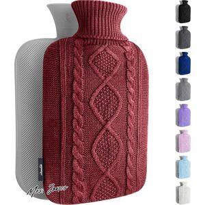 Mrs. Jones Warmwaterkruik met hoes - premium zachte gebreide hoes - 18 liter grote inhoud - warmwaterzak voor pijnverlichting nek en schouders rug en gezellige nachten - geweldig cadeau voor vrouwen in Bourgondië .