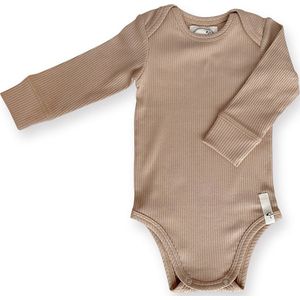 Saga Copenhagen - Romper Lange Mouw - Rib - Organic Cotton - Nougat - Size 74/80