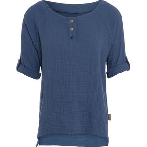 Knit Factory Nena Top - Shirt voor het voorjaar en de zomer - Dames Top - Dames shirt - Zomertop - Zomershirt - Ruime pasvorm - Duurzaam & milieuvriendelijk - Opgerolde mouw - Jeans - Donkerblauw - L - 100% Biologisch katoen