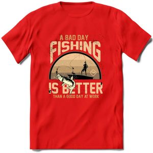 A Bad Day Fishing - Vissen T-Shirt | Beige | Grappig Verjaardag Vis Hobby Cadeau Shirt | Dames - Heren - Unisex | Tshirt Hengelsport Kleding Kado - Rood - XXL