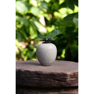 urn-keramiek-raku-gestookt-crème craquelé-crematie-as urn-small model,inhoud 1liter, bestemd voor kleine gedeeltelijke as bestemming volwassen mens-meerdere maten beschikbaar