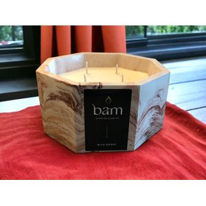 BAM Wilde Rozen geurkaars met 4 wieken in een terracotta gemarmerd handmade potje - 80 branduren (545g) - cadeautip - geschenk - vegan