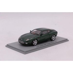 De 1:43 Diecast Modelcar van de Aston Martin DB7 Zagato uit 2003 in Green.De fabrikant van dit schaalmodel is Spark.