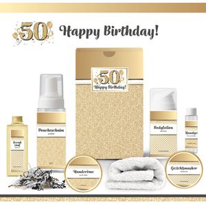 Geschenkset “50 Jaar Happy Birthday!” - 7 producten - 650 gram | Giftset voor haar - Luxe wellness cadeaubox - Cadeau vrouw - Gefeliciteerd - Set Verjaardag - Geschenk jarige - Cadeaupakket moeder - Vriendin - Zus - Verjaardagscadeau - Goud