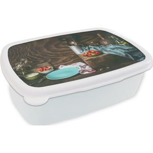 Broodtrommel Wit - Lunchbox - Brooddoos - Rustiek - Fruit - Keukengerei - Aardbei - 18x12x6 cm - Volwassenen