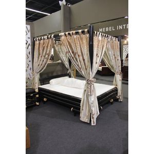 Donkere bamboe Queen Size bamboebed 2-persoonsbed binnen/matrasmaat 160x200 Compleet met matras en lattenbodem met bezorging en montage.