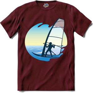 Windzeilen Met Zeiler | Wind zeilen - Boot - Zeilboot - T-Shirt - Unisex - Burgundy - Maat M