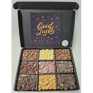 Chocolade Callets Proeverij Pakket met Mystery Card 'Good Luck' met persoonlijke (video) boodschap | Chocolademelk | Chocoladesaus | Verrassing box Verjaardag | Cadeaubox | Relatiegeschenk | Chocoladecadeau