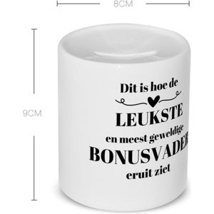 Akyol - dit is hoe de leukste en meest geweldige bonusvader eruit ziet Spaarpot - Papa - meest leukste bonusvader - vader cadeautjes - vaderdag - verjaardag - geschenk - kado - vader artikelen - 350 ML inhoud