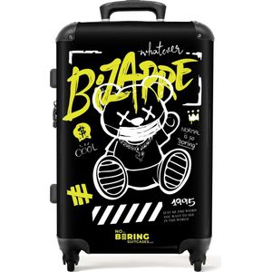 NoBoringSuitcases.com® - Koffer groot - Rolkoffer lichtgewicht - Cartoon beer met masker als graffiti kunstwerk - Reiskoffer met 4 wielen - Grote trolley XL - 20 kg bagage