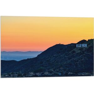 WallClassics - Vlag - Hollywood Sign met Zonsondergang - 75x50 cm Foto op Polyester Vlag