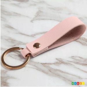 Jumada's - Roze Leren sleutelhanger - Pink Keychain - PU Leder - Cadeau - Hippe Sleutelhanger - Leather Look - Toffe sleutelhanger voor vrouwen, meiden en meisjes - Staat heel goed bij bijvoorbeeld een Fiat 500 sleutel