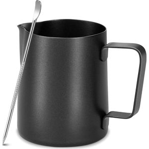 House of Husk Melkkan met Art Pen - 580ml Melkopschuimkan - Zwart - Melkkannetje - Milk Pitcher - RVS - Barista Melkkan - Inclusief Latte Art Pen