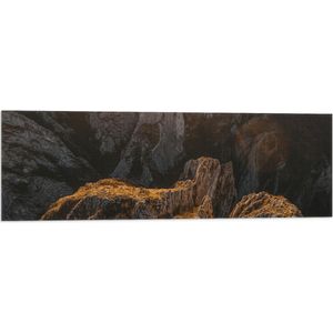 WallClassics - Vlag - Punten van Rots - 90x30 cm Foto op Polyester Vlag