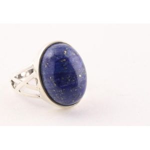 Opengewerkte zilveren ring met lapis lazuli - maat 17