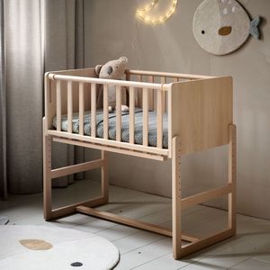 Co sleeper Hout - Samen Slapen met je Baby - Zijkant Veilig naar Beneden - Wieg voor bijna elk Ouderlijk Bed of Boxspring - 100 % Beechwood - Naturel