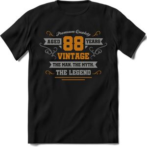 88 Jaar Legend T-Shirt | Goud - Zilver | Grappig Verjaardag Cadeau | Dames - Heren | - Zwart - S