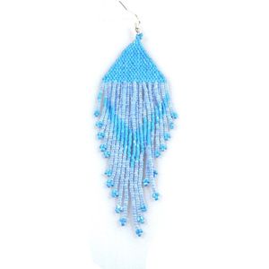 Heaven Eleven oorbel tibetaanse kralen licht blauw