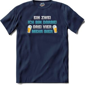 Ein zwei, ich bin darbei. drei vier mehr bier! | Grappige apres ski drank shirt | Wintersport kleding - T-Shirt - Unisex - Navy Blue - Maat XL