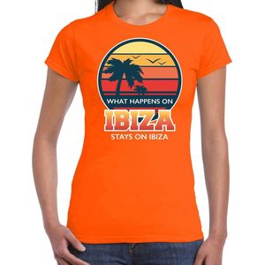 Ibiza zomer t-shirt / shirt What happens in Ibiza stays in Ibiza voor dames - oranje - Ibiza party / vakantie outfit / kleding/ feest shirt S