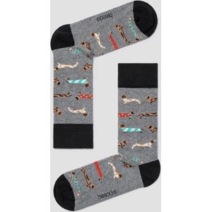 Grappige Sokken Grijs met Teckels in Bio katoen maat 41-46 - Teckels - Zacht - Trendy geschenk - Trendy Cadeau - Verjaardag - Geschenk