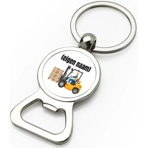 Akyol - heftruck met pallet met eigen naam flesopener - Heftruck - mensen die werken in de magazijn - collega's - verjaardag - afscheidscadeau - geschenk - kado - 9 bij 3 cm