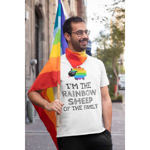 Shirt - I’m the rainbow sheep of the family - Wurban Wear | Grappig shirt | Pride | Unisex tshirt | Pride vlag | Regenboog vlag | LGBTQ | Make up | Gay | Liefde | Wit