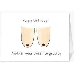 Another year closer to gravity - lichte huidskleur - Verjaardagskaart met envelop - Hangtieten- Grappig - Humor - Engels - Birthday